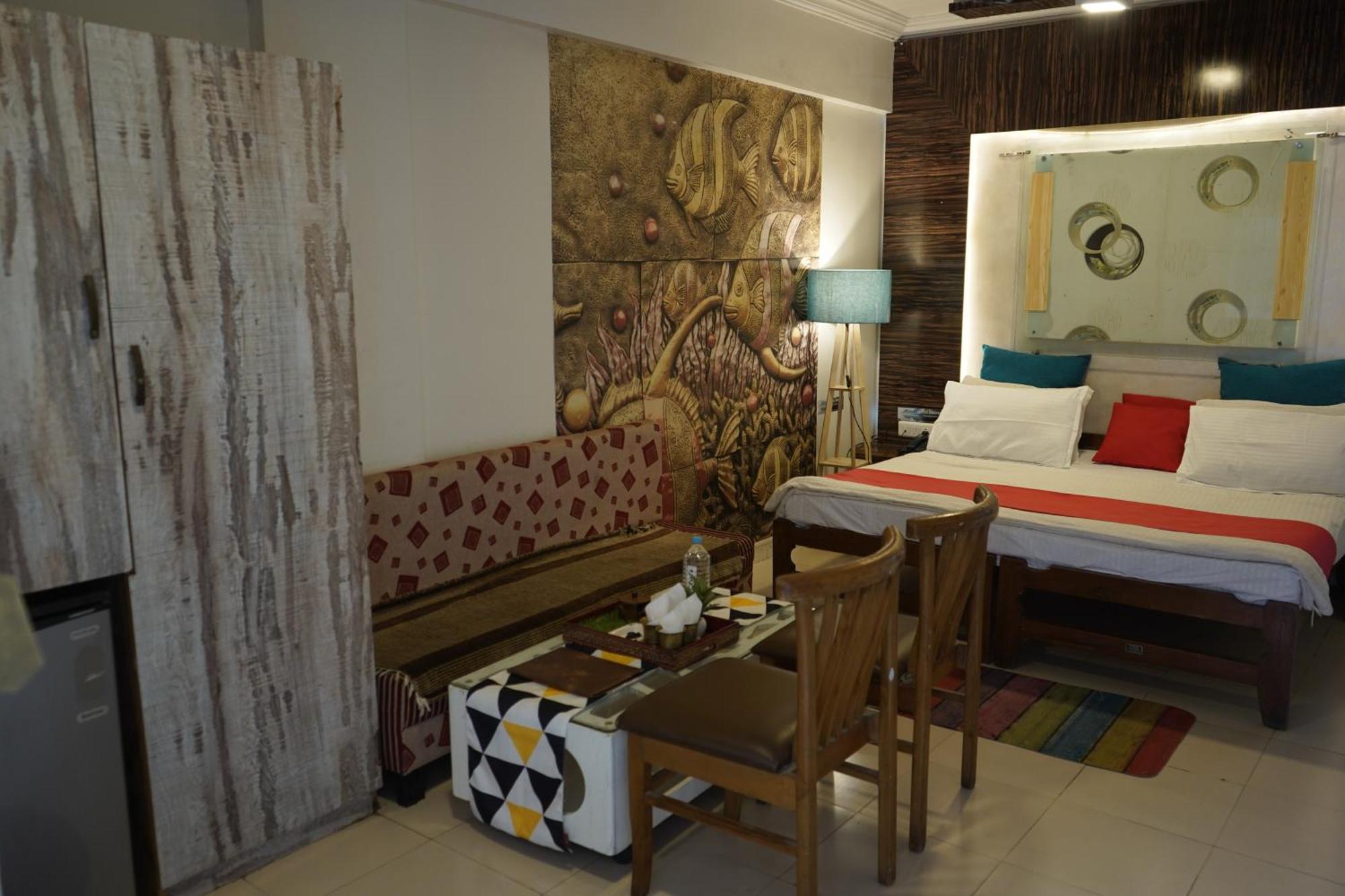 Hotel Krishna Ahmedabad Exterior photo